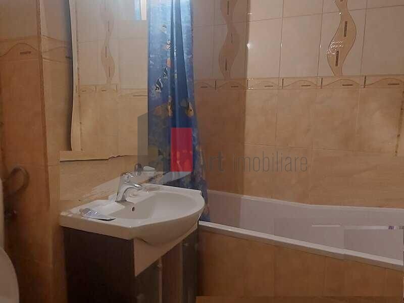Emil Racovita - Turnu Magurele Vanzare apartament 4 camere semidecomandat