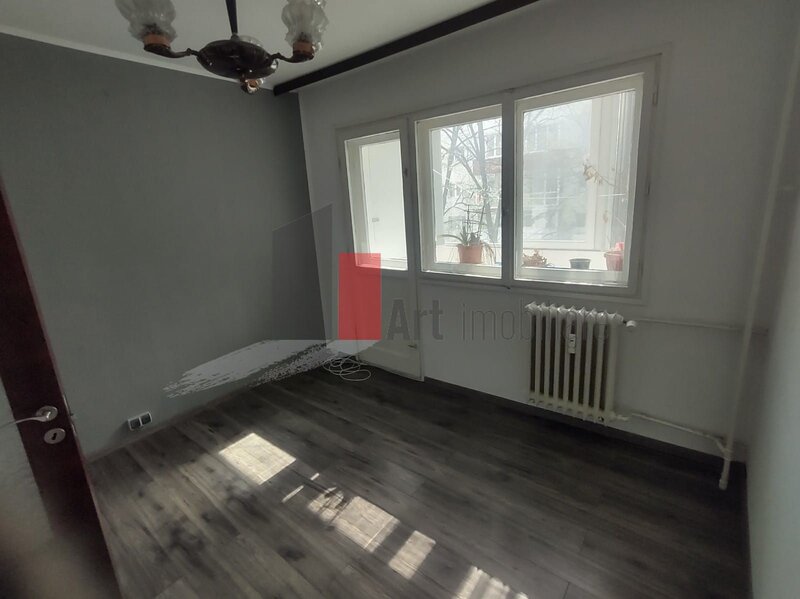 Emil Racovita - Turnu Magurele Vanzare apartament 4 camere semidecomandat