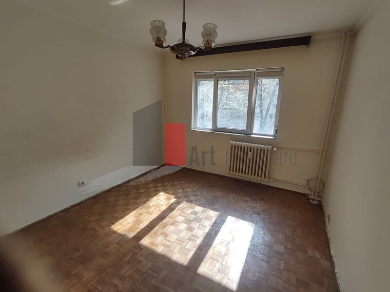 Emil Racovita - Turnu Magurele Vanzare apartament 4 camere semidecomandat